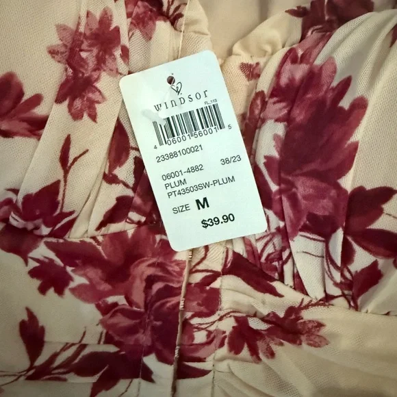 Windsor Floral Off-Shoulder Crop top - Picture 3 of 3